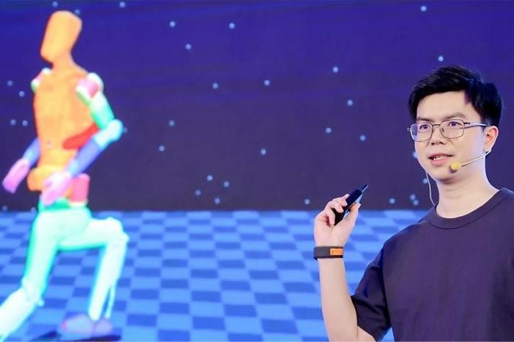 天才少年稚晖君710公海机器人走路进场！AI模型做大脑，目标售价20万以内